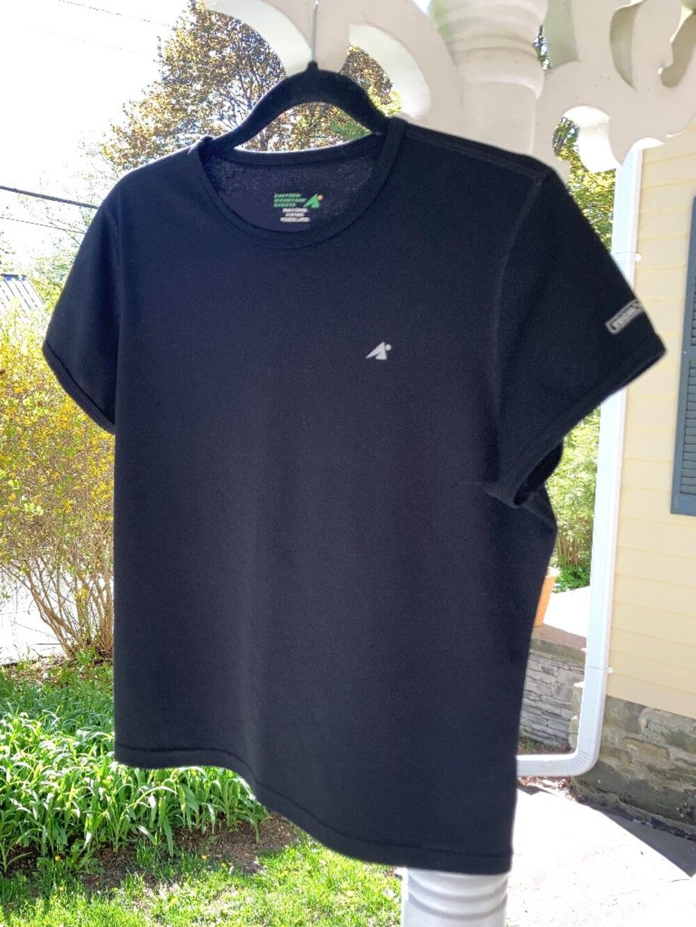 Eastern Mountain Sports Black Tee Shirt